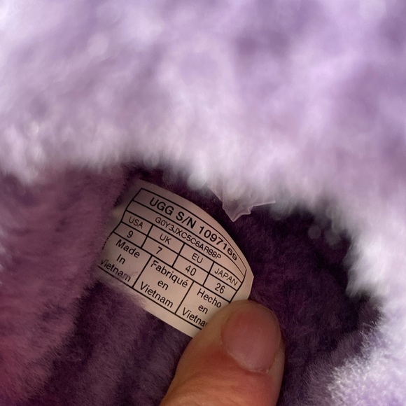 UGG Women’s Rainbow 🌈 Fluff Yeah Faux Fur Open-toe Slingback Slides Size 9 - Picture 13 of 15